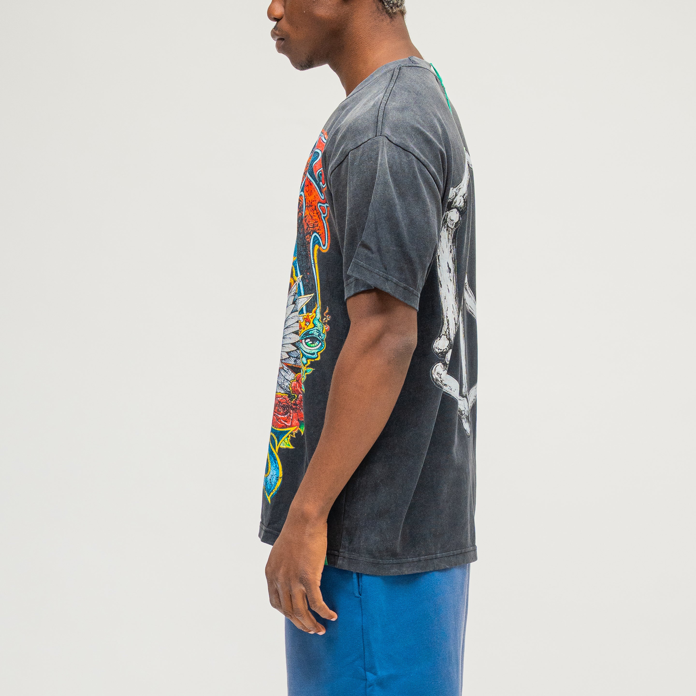 CAMPUS GOODS Psychedelic Tee in Black, side view